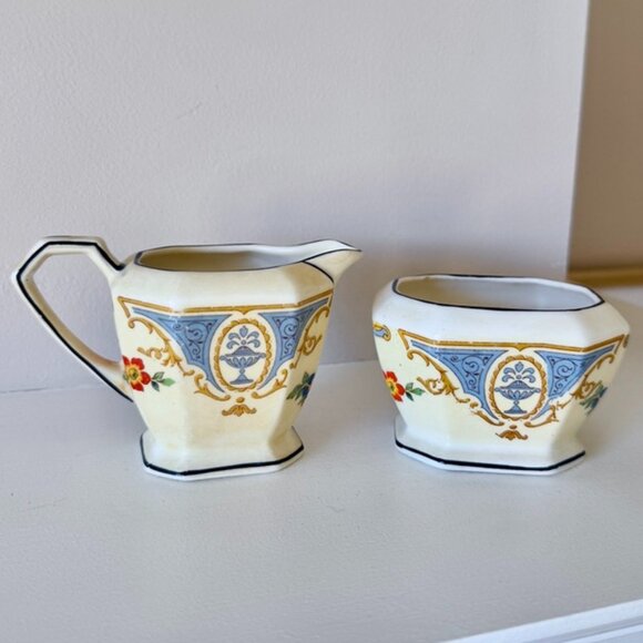 Wedgwood Vintage Chateau Creamer and Sugar Bowl - Picture 4 of 15